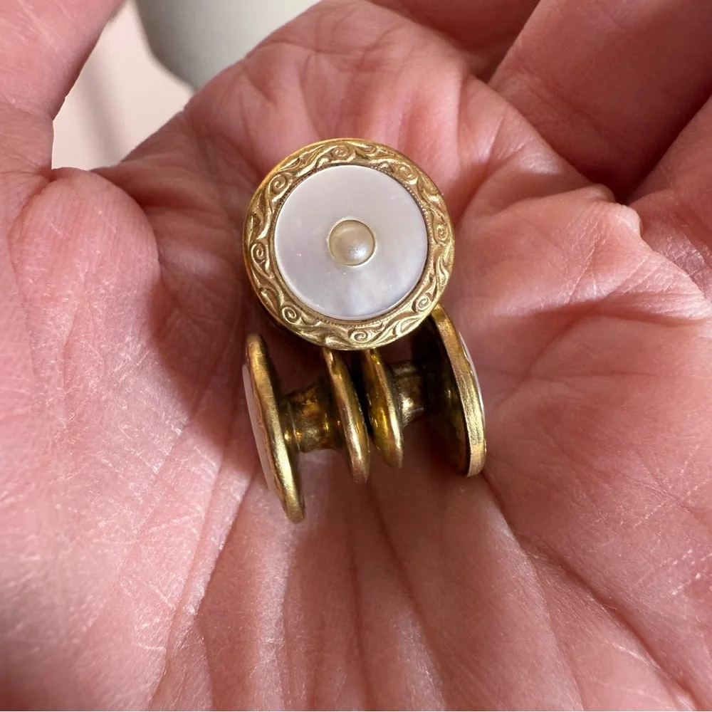 Vintage 1920-1940 Retro Art Deco Mother of Pearl etched Gold Cufflinks